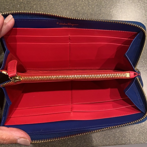 Authentic Ferragamo Wallet - Picture 3 of 12